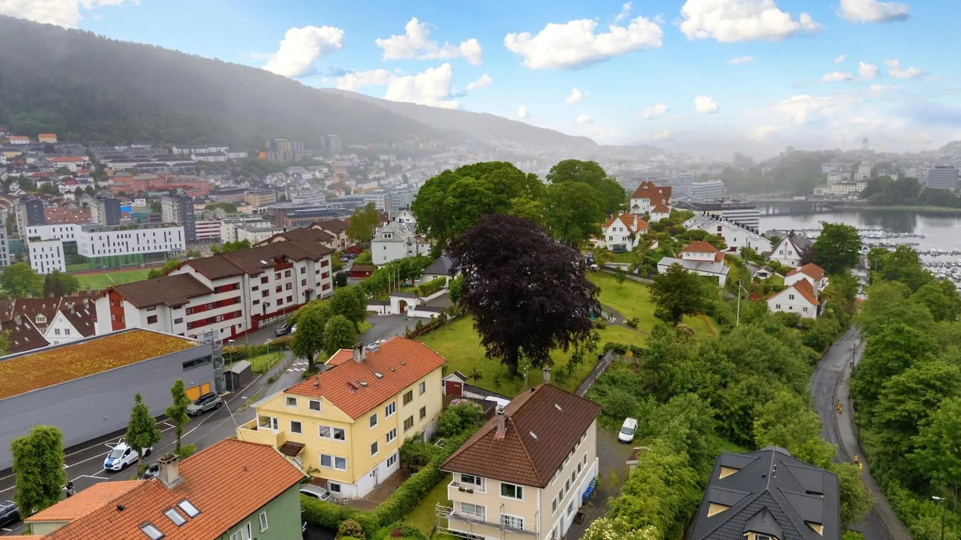 Quiet Area - Sun Terrace - Mountain Views Apartman Bergen